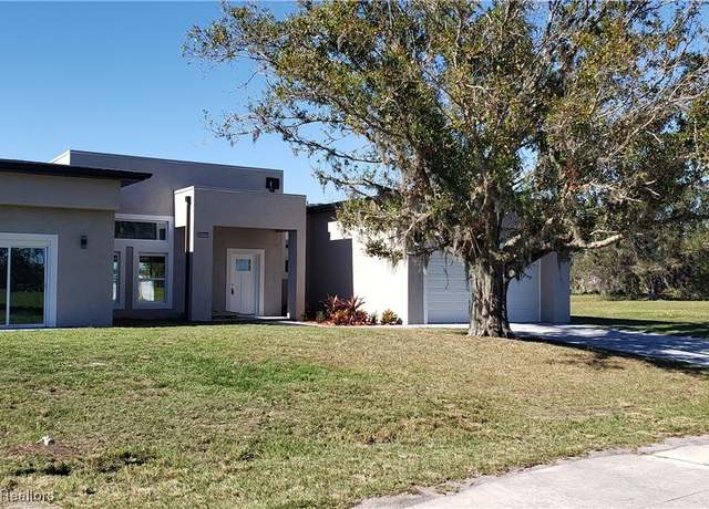 Property at 6805 Heavitree Dr, Sebring, FL 33876, 4 beds, 3.5 baths