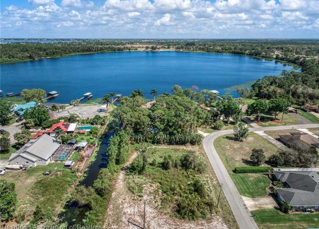 Property at 202 S Huckleberry Dr, Sebring, FL 33875