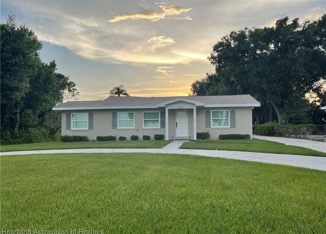 Property at 4350 Lakeview Dr, Sebring, FL 33870, 3 beds, 2 baths