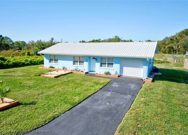 Property at 113 White Ave NE, Lake Placid, FL 33852, 3 beds, 2 baths