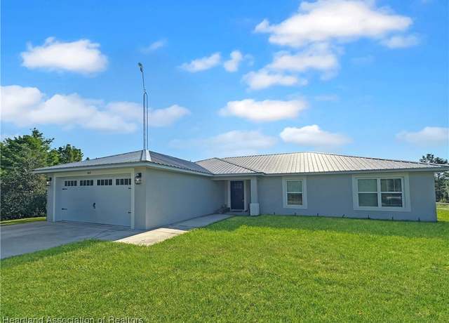 Property at 949 Laurelwood St, Lake Placid, FL 33852, 4 beds, 2 baths