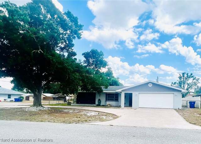 Property at 300 Whatley Blvd, Sebring, FL 33870, 3 beds, 2 baths