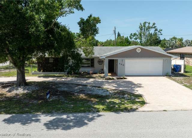 Property at 300 Whatley Blvd, Sebring, FL 33870, 3 beds, 2 baths