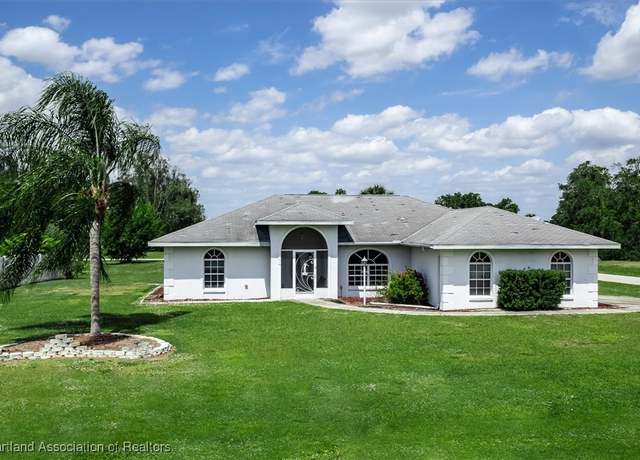 Property at 200 Maple Ln, Sebring, FL 33876, 3 beds, 2 baths
