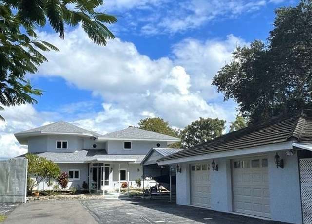 Property at 445 Bright Ave, Lake Placid, FL 33852, 3 beds, 4 baths