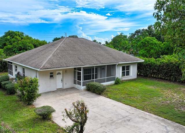 Property at 208 Serenade Dr, Lake Placid, FL 33852, 3 beds, 2 baths