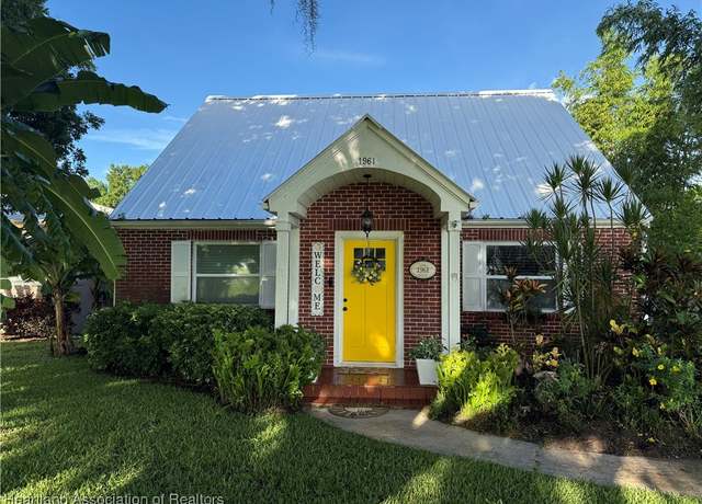 Property at 1961 Lakeview Dr, Sebring, FL 33870, 3 beds, 3 baths