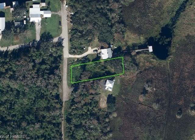 Property at 613 Lakesedge Dr, Lake Placid, FL 33852