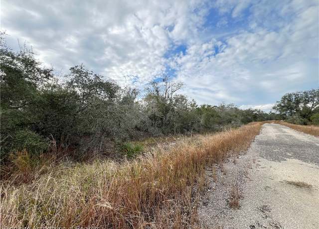 Property at 210 Deep Purple Dr, Lake Placid, FL 33852