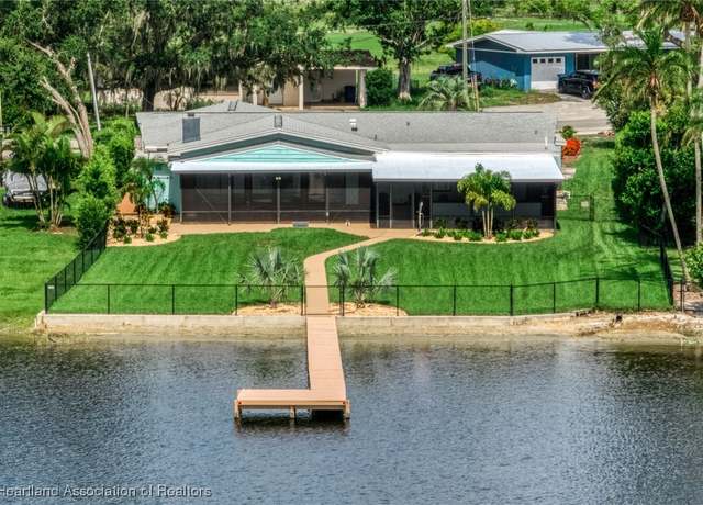 Property at 3031 Lakeview Dr, Sebring, FL 33870, 4 beds, 3 baths
