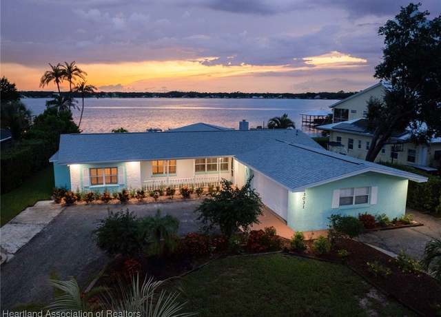 Property at 3031 Lakeview Dr, Sebring, FL 33870, 4 beds, 3 baths