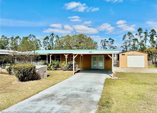 Property at 2509 E Don Carlos Ave, Avon Park, FL 33825, 2 beds, 1.5 baths