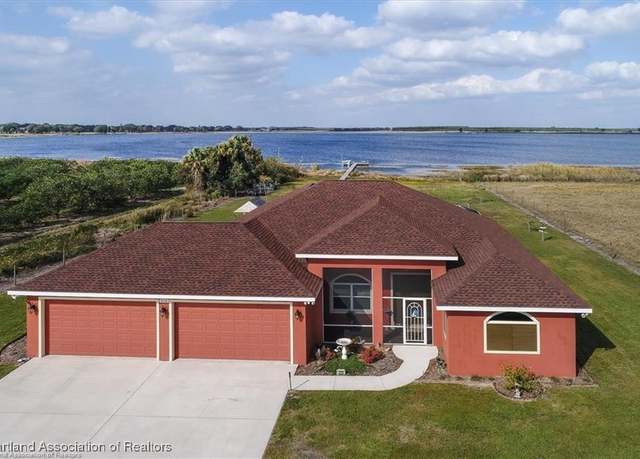 Property at 215 E Shockley Rd, Avon Park, FL 33825, 3 beds, 2.5 baths