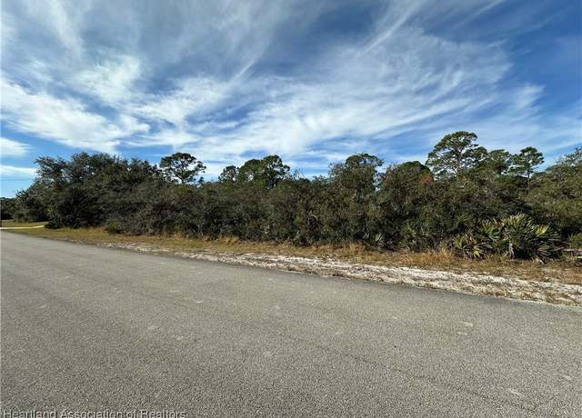 Property at 364 Pershing Ave, Lake Placid, FL 33852