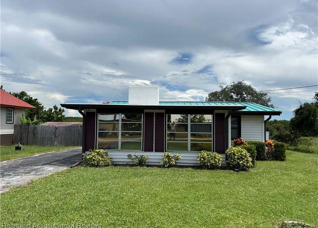 Property at 11 Mockingbird Rd, Lake Placid, FL 33852, 2 beds, 2 baths