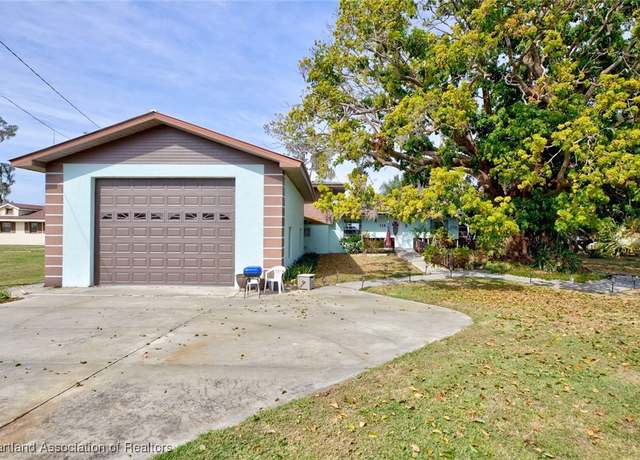 Property at 115 Lake Huntley Dr, Lake Placid, FL 33852, 4 beds, 2 baths