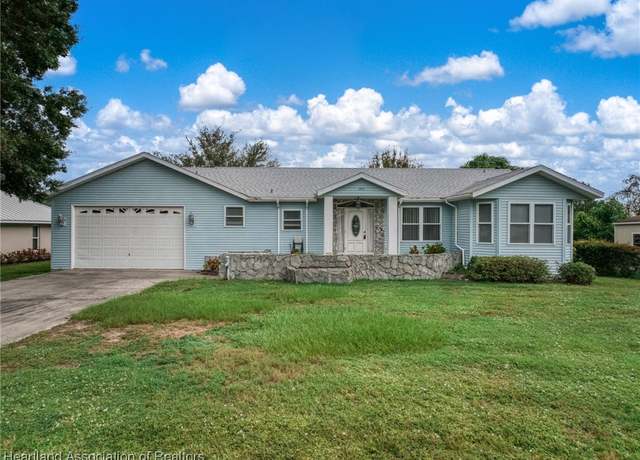 Property at 103 Crest Ct, Lake Placid, FL 33852, 3 beds, 2.5 baths