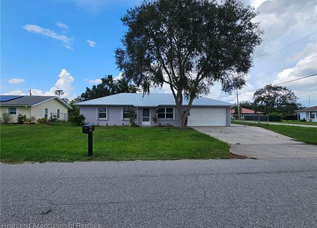 Property at 239 NW Grape Rd, Lake Placid, FL 33852, 2 beds, 2 baths