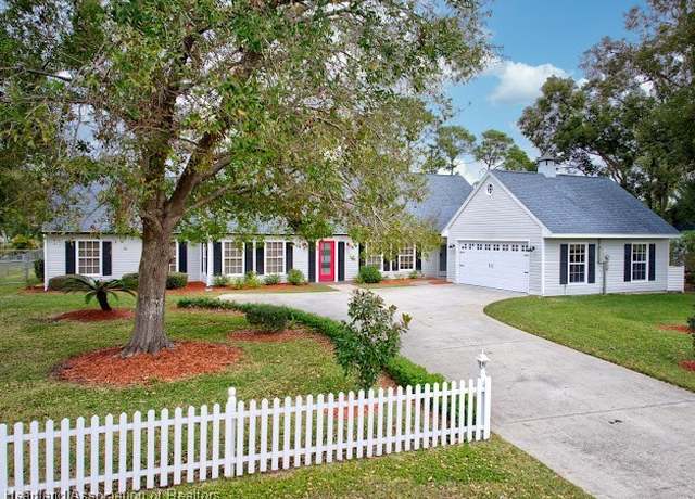 Property at 3107 Divot Rd, Sebring, FL 33872, 4 beds, 3.5 baths