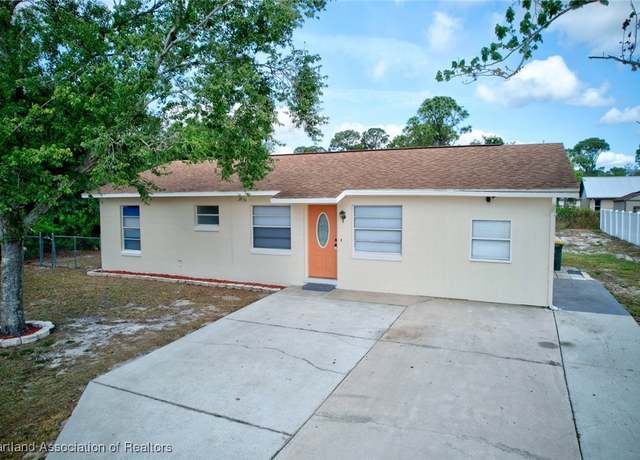 Property at 409 Citroen Dr, Sebring, FL 33872, 3 beds, 2 baths