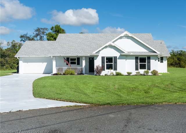 Property at 116 Captiva Ct NE, Lake Placid, FL 33852, 3 beds, 2 baths