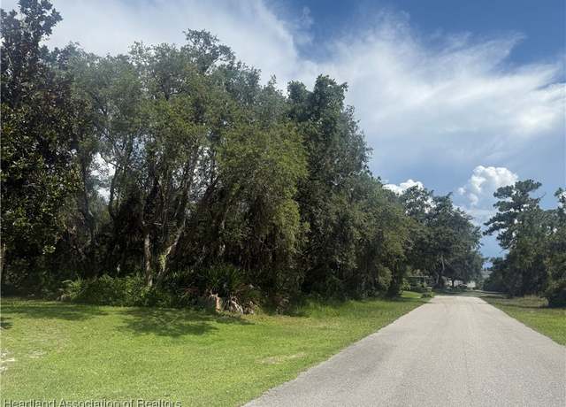 Property at 424 Oxbow Dr, Sebring, FL 33876