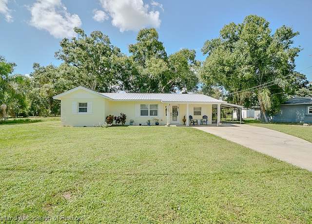 Property at 1725 Circle Dr, Lake Placid, FL 33852, 3 beds, 2 baths