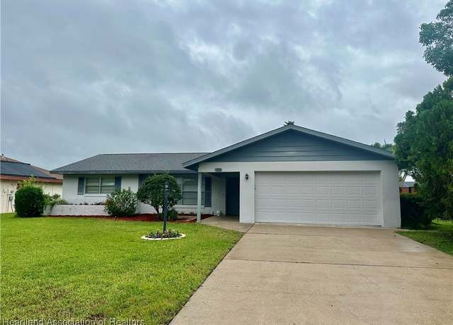 Property at 1704 Palm St, Sebring, FL 33870, 2 beds, 2 baths
