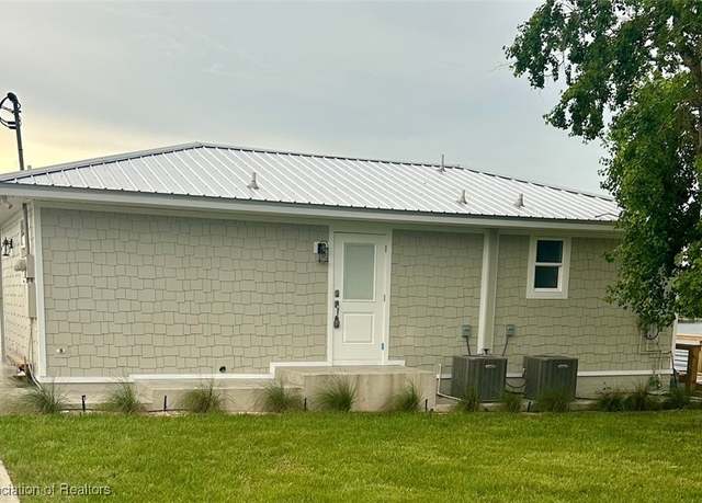 Property at 409 Lake Lotela Dr, Avon Park, FL 33825, 2 beds, 2 baths