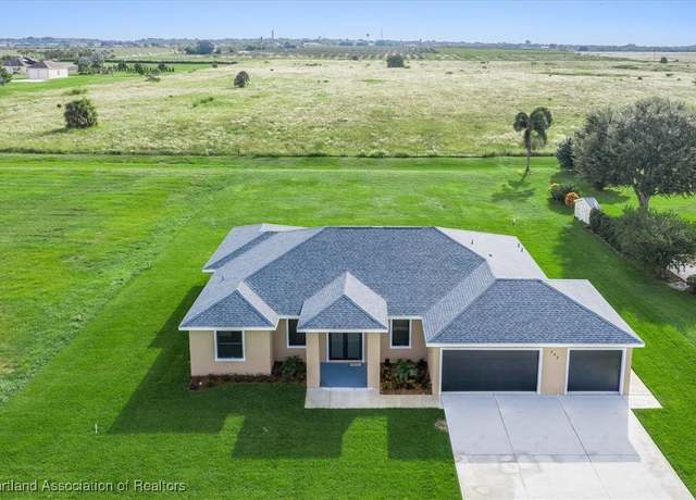 Property at 733 Sunset Pointe Dr, Lake Placid, FL 33852, 4 beds, 2 baths
