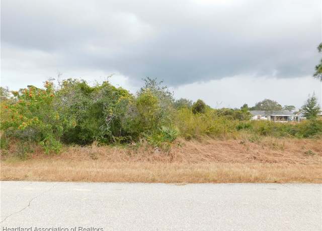 Property at 1503 Chatsworth St, Lake Placid, FL 33852