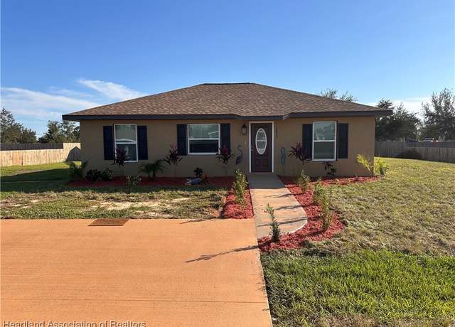 Property at 2633 W Newton Rd, Avon Park, FL 33825, 3 beds, 2 baths