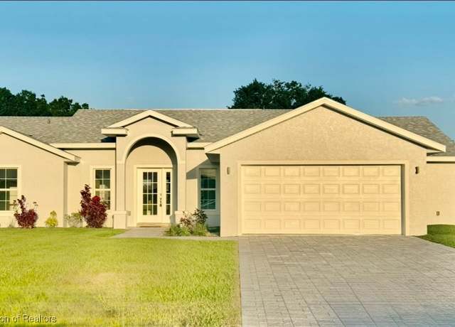 Property at 1015 Duane Palmer Blvd, Sebring, FL 33876, 3 beds, 2.5 baths