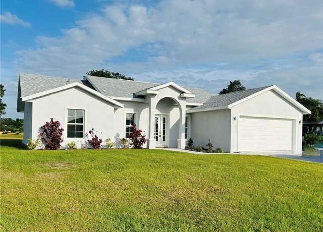 Property at 1015 Duane Palmer Blvd, Sebring, FL 33876, 3 beds, 2.5 baths