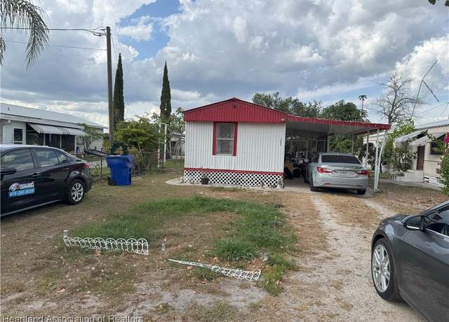 Property at 1983 E Claradge Ave, Avon Park, FL 33825, 2 beds, 1.5 baths