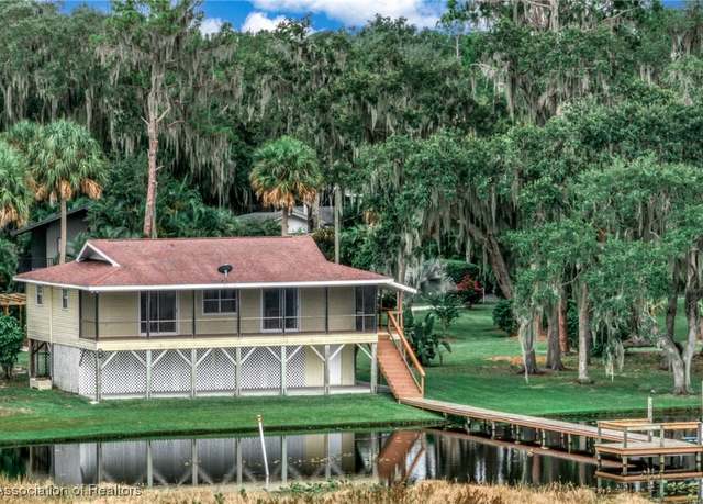Property at 2204 Oak Blvd, Sebring, FL 33875, 2 beds, 2 baths