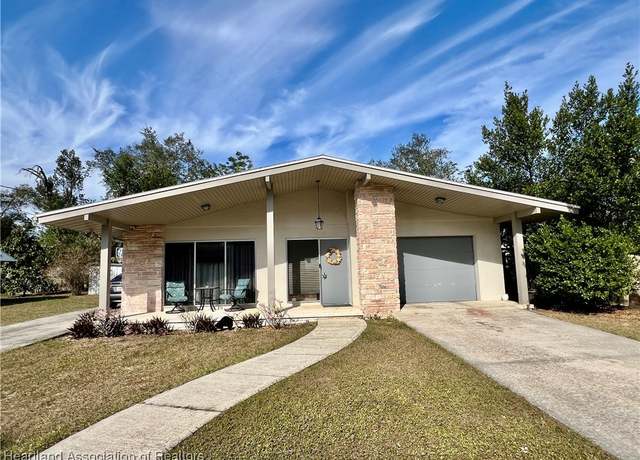 Property at 17 E Circle St, Avon Park, FL 33825, 4 beds, 3 baths