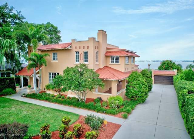 Property at 1831 Lakeview Dr, Sebring, FL 33870, 4 beds, 4 baths