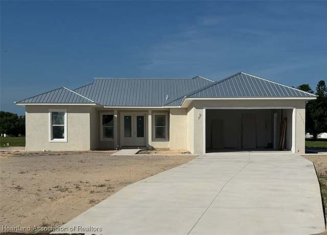 Property at 8300 Granada Rd, Sebring, FL 33876, 3 beds, 2 baths