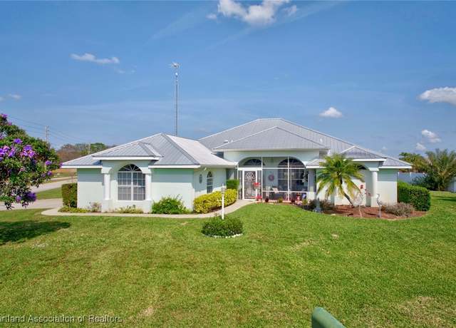 Property at 825 Holly Dr, Sebring, FL 33876, 3 beds, 2 baths