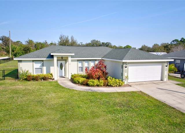 Property at 300 Lake Rd NE, Lake Placid, FL 33852, 3 beds, 2 baths