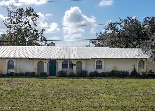 Property at 3215 W Lake Chilton Dr, Avon Park, FL 33825, 3 beds, 2.5 baths
