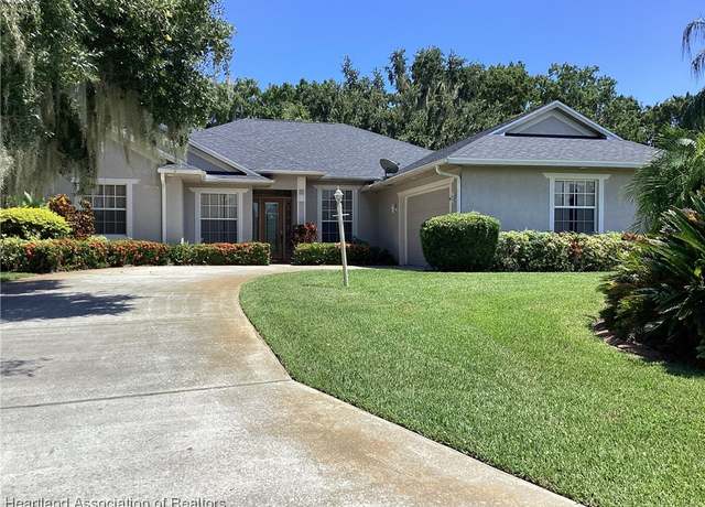 Property at 1309 Lakeside Way, Sebring, FL 33876, 3 beds, 2.5 baths