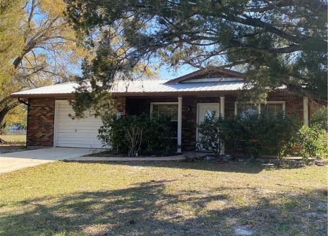 Property at 8108 Hampshire Dr, Sebring, FL 33876, 2 beds, 2 baths
