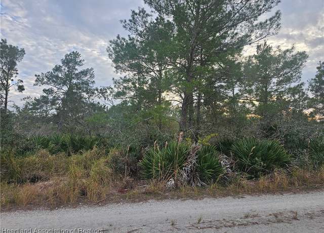 Property at 2225 Algonquin Dr, Sebring, FL 33875