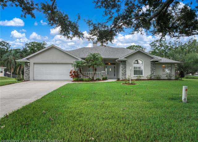 Property at 1516 Clarendon St, Lake Placid, FL 33852, 3 beds, 2.5 baths