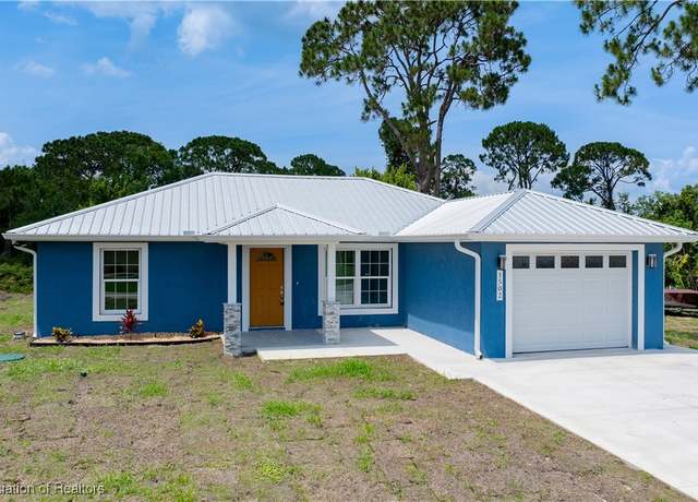 Property at 1502 Oak Ave, Lake Placid, FL 33852, 3 beds, 2 baths