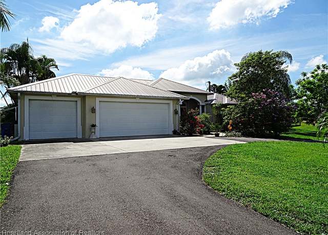 Property at 511 Bear Rd, Lake Placid, FL 33852, 3 beds, 2.5 baths