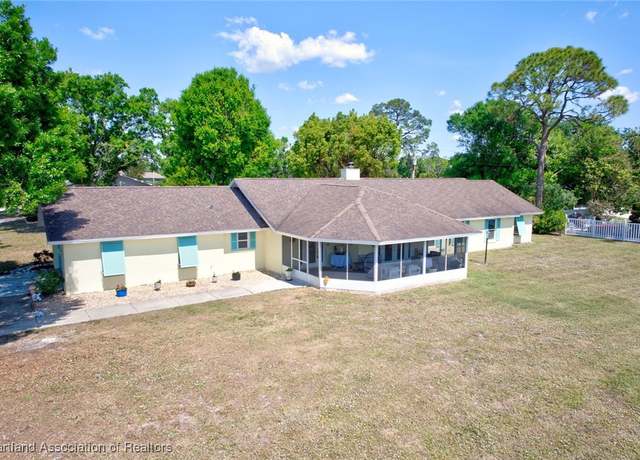 Property at 3530 Lakeview Dr, Sebring, FL 33870, 4 beds, 2.5 baths