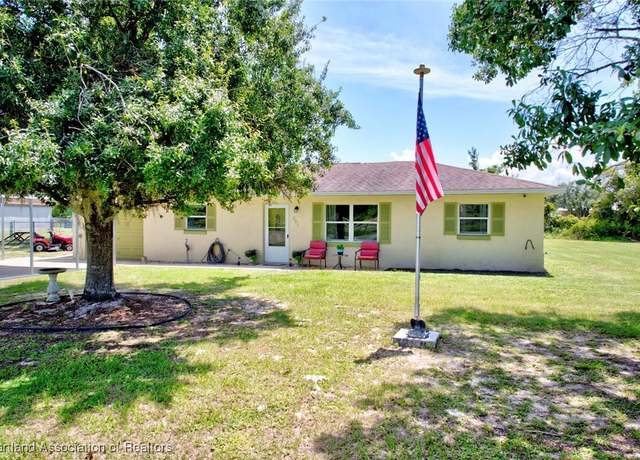Property at 221 Boren Ave, Lake Placid, FL 33852, 3 beds, 2 baths
